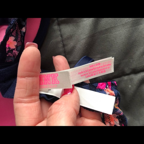 Victoria’s Secret pink push-up bra size 32D - Picture 3 of 3